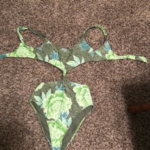 Swimming suit